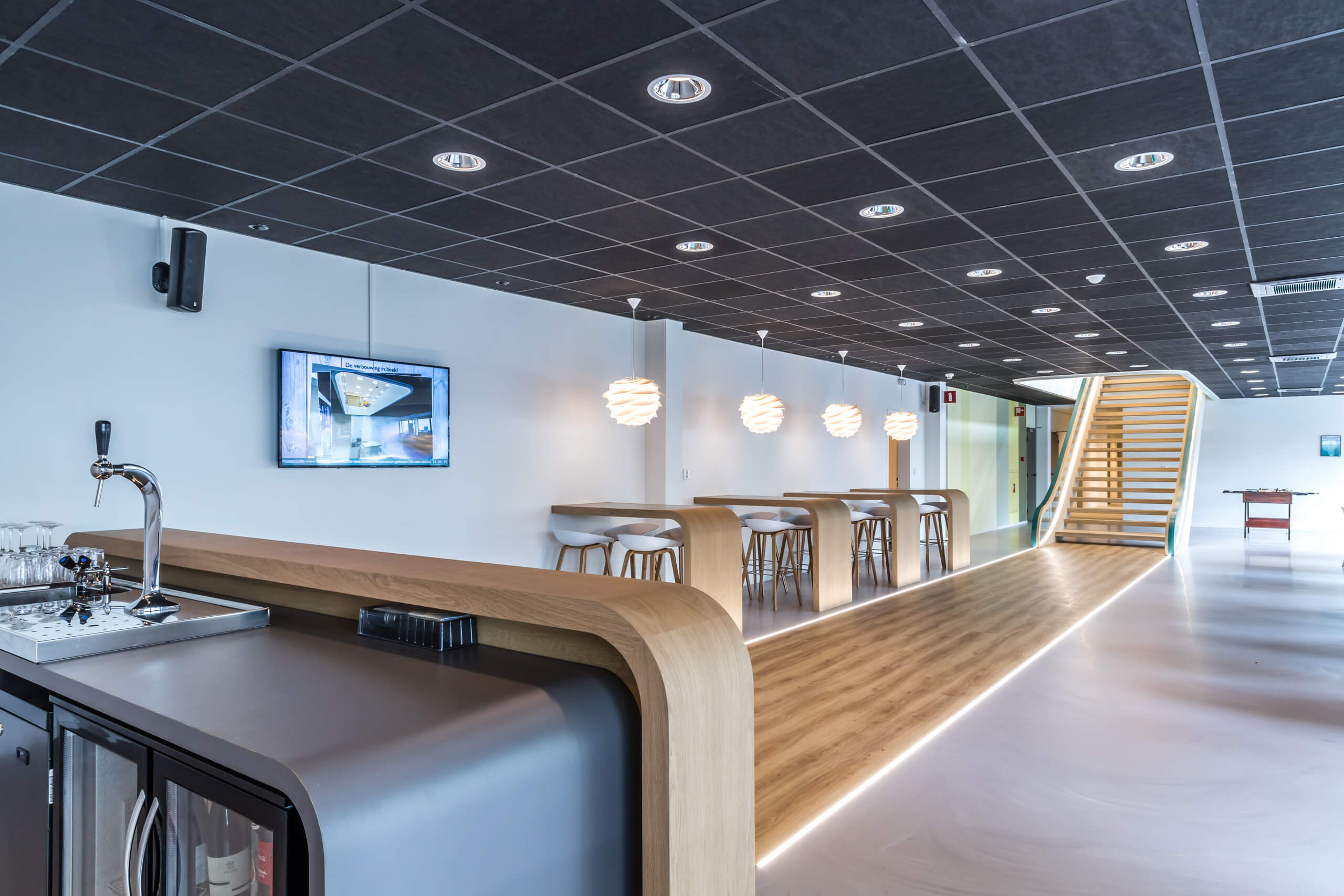 Bar en trap voor bedrijf